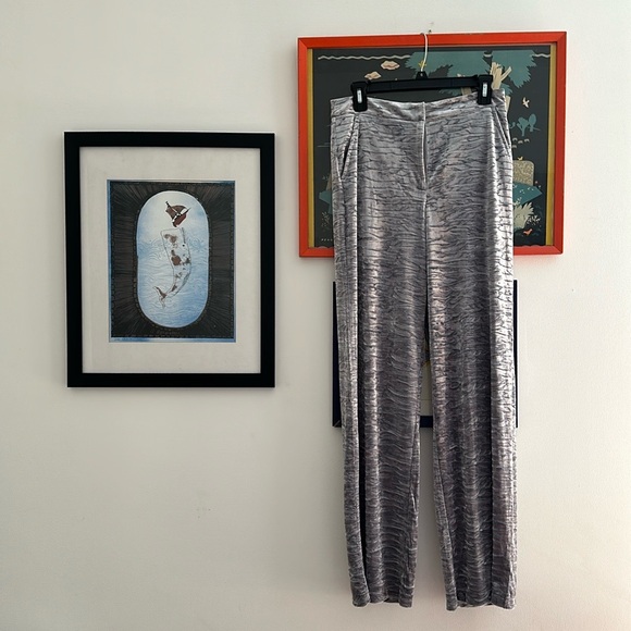 NWT* FOREVER 21 CRUSHED VELVET MID-RISE PANTS - Picture 2 of 6